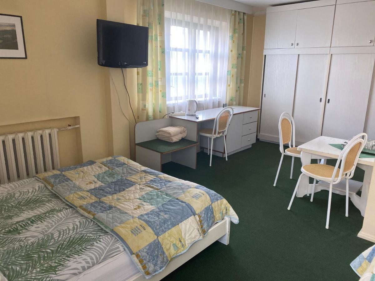Samana Motell Tytuvenai Exteriör bild